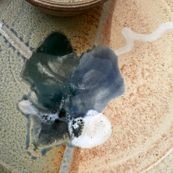 Signed Studio Pottery 10” Chip/Dip Bowl Gene Gandee Blue/Brown Drip Glaze - Picture 6 of 8